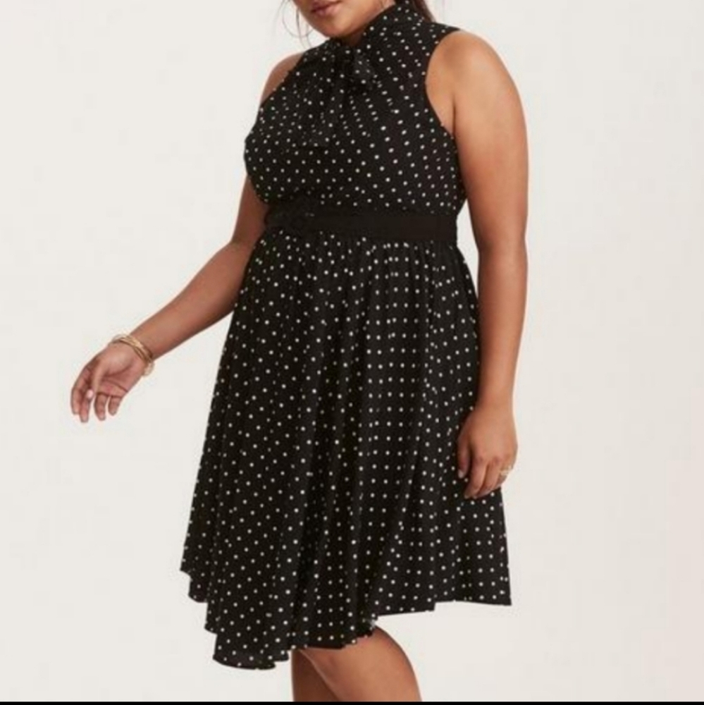 Torrid Challis Tie-Front Swing Dress Black Polka Dot Dress size 18